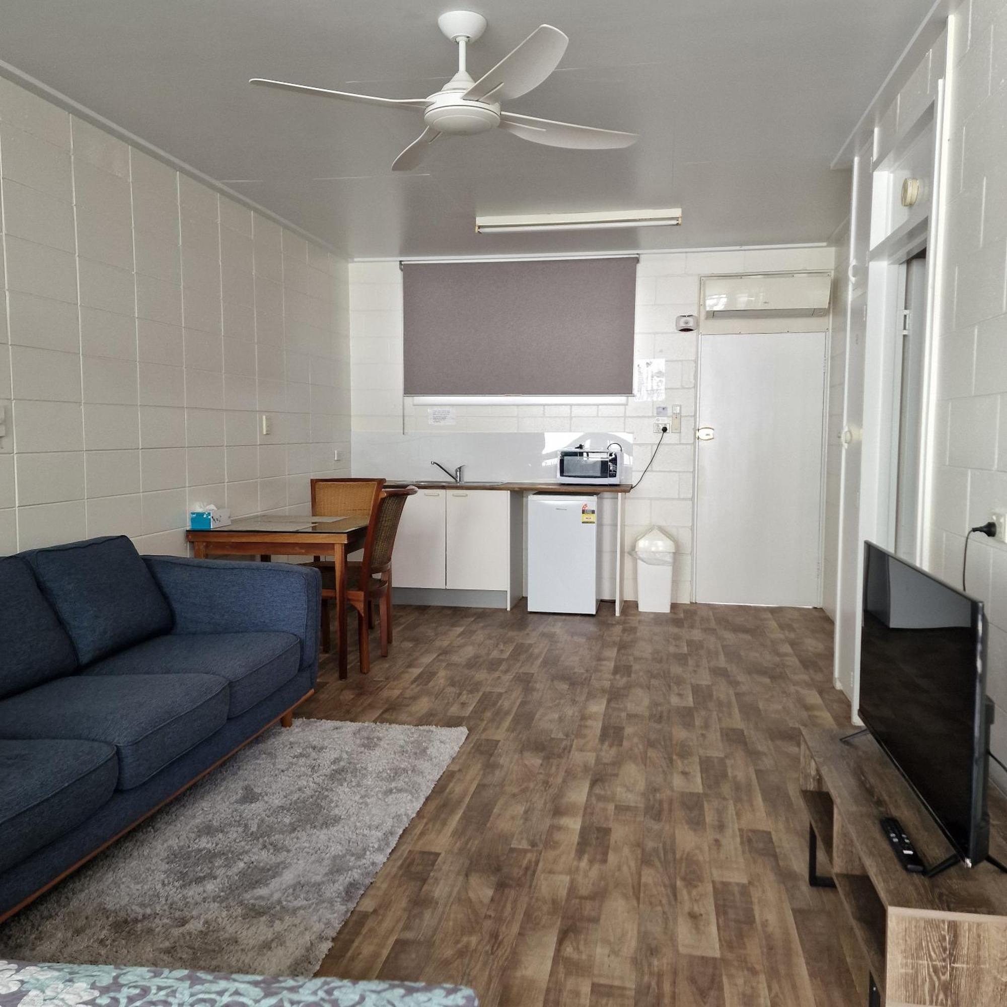 A1 Inn The City A1 Car Rentals Cairns Exterior photo